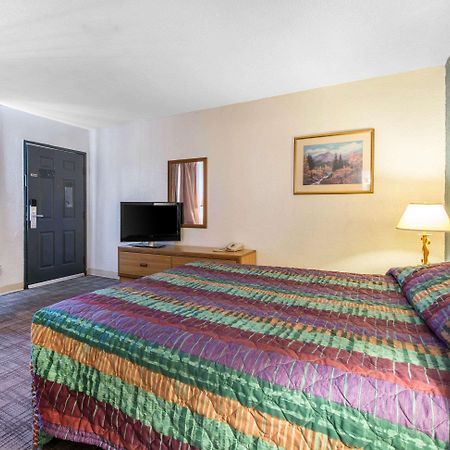 Rodeway Inn & Suites Colorado Springs Zewnętrze zdjęcie