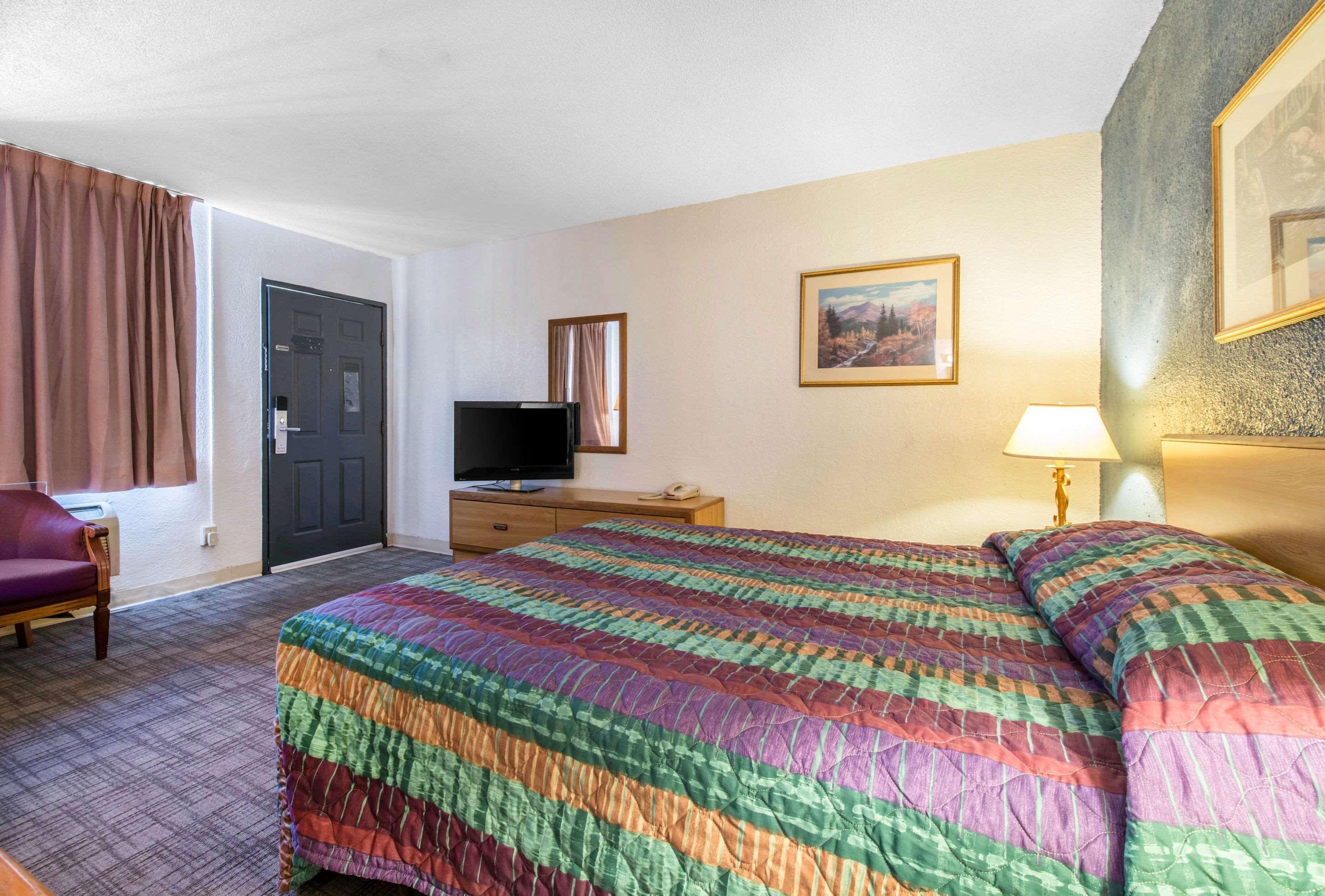 Rodeway Inn & Suites Colorado Springs Zewnętrze zdjęcie