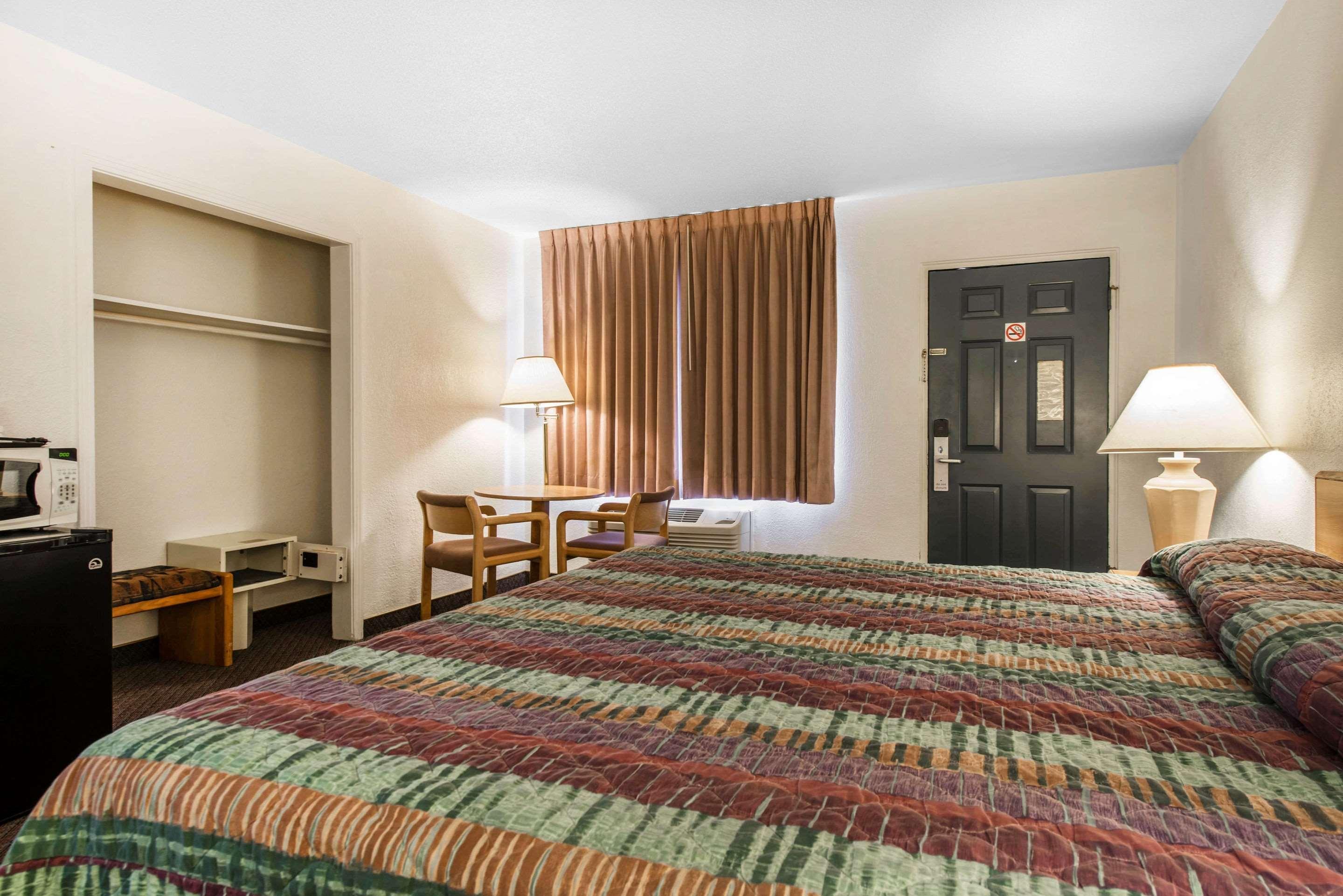 Rodeway Inn & Suites Colorado Springs Zewnętrze zdjęcie