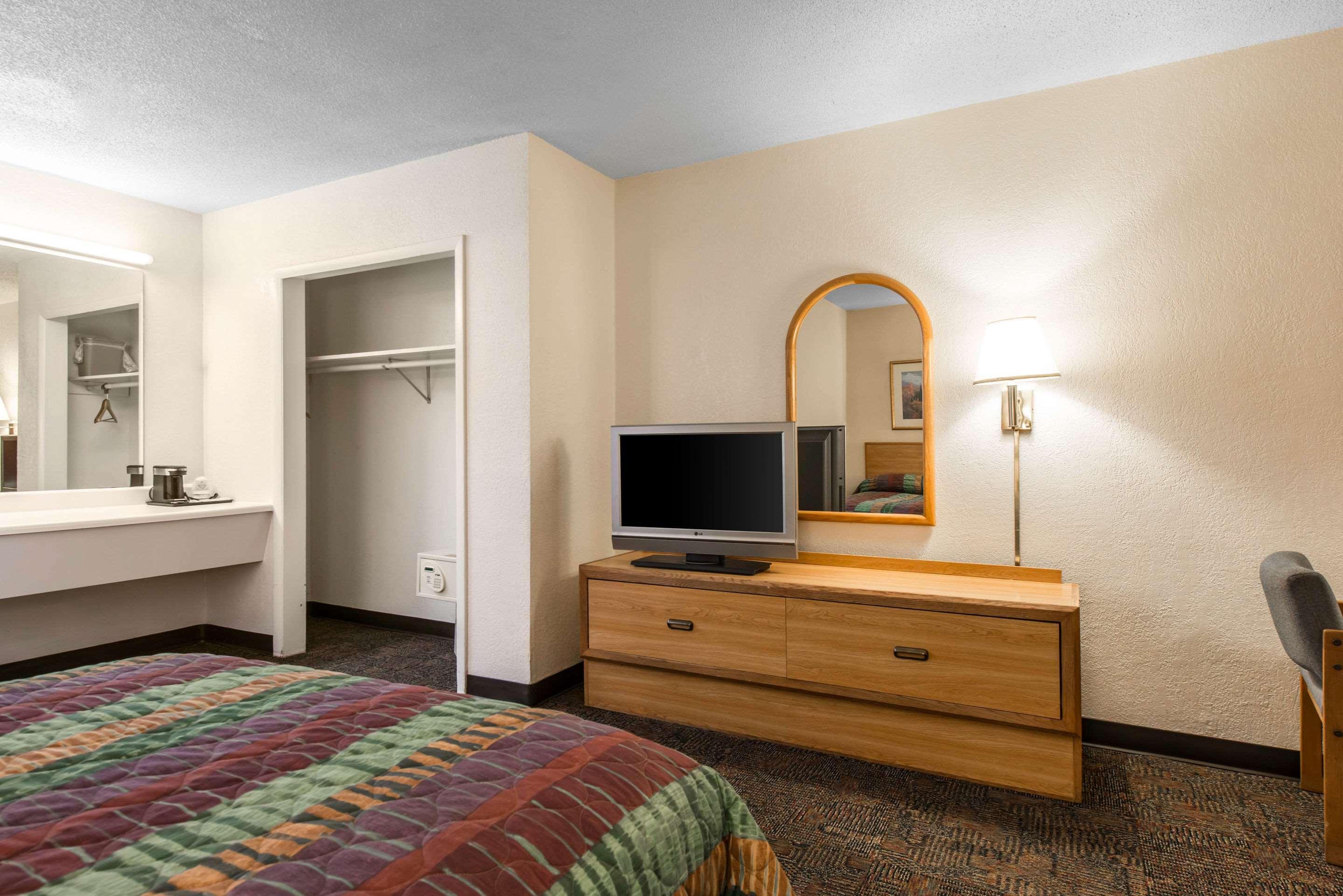 Rodeway Inn & Suites Colorado Springs Zewnętrze zdjęcie