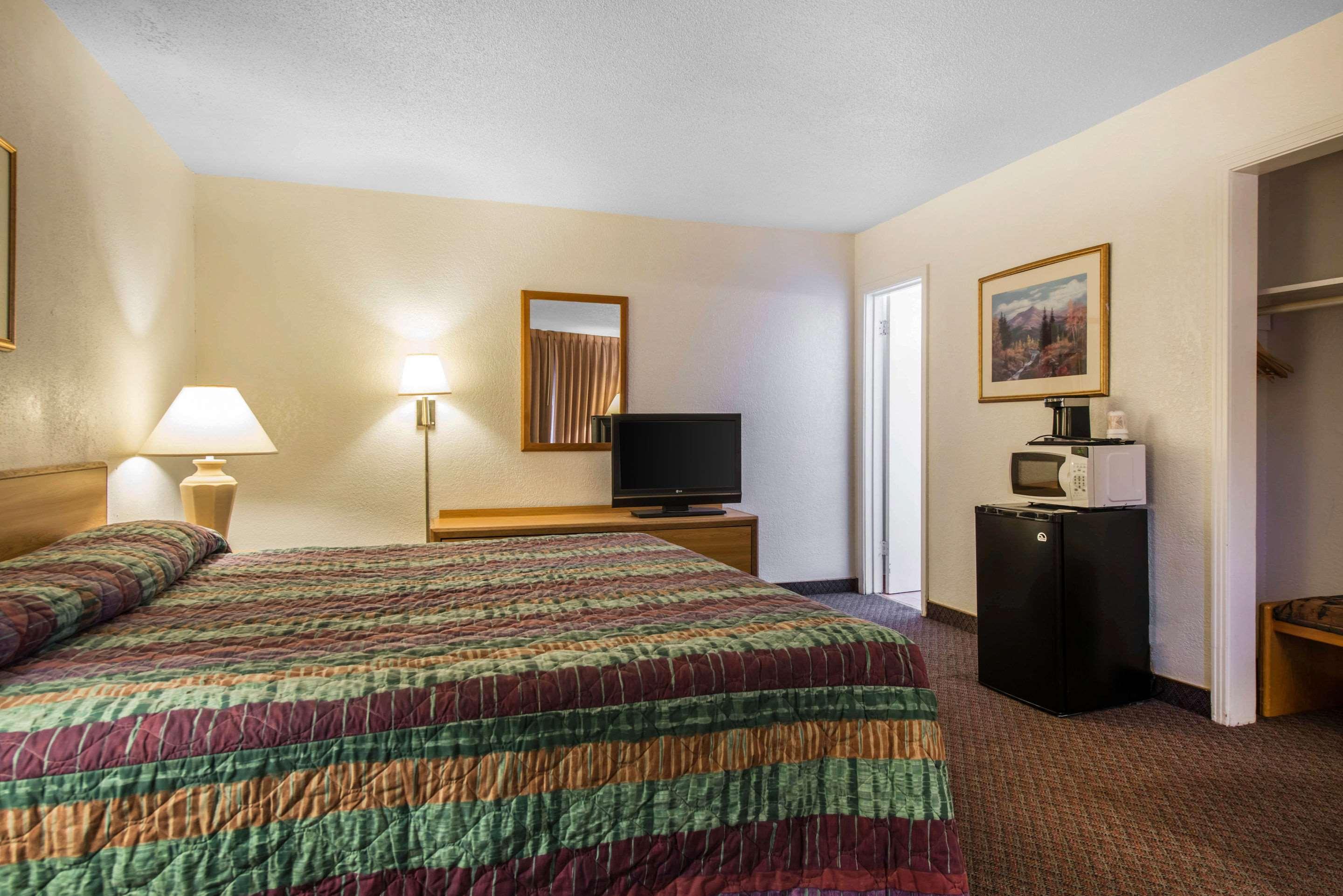 Rodeway Inn & Suites Colorado Springs Zewnętrze zdjęcie