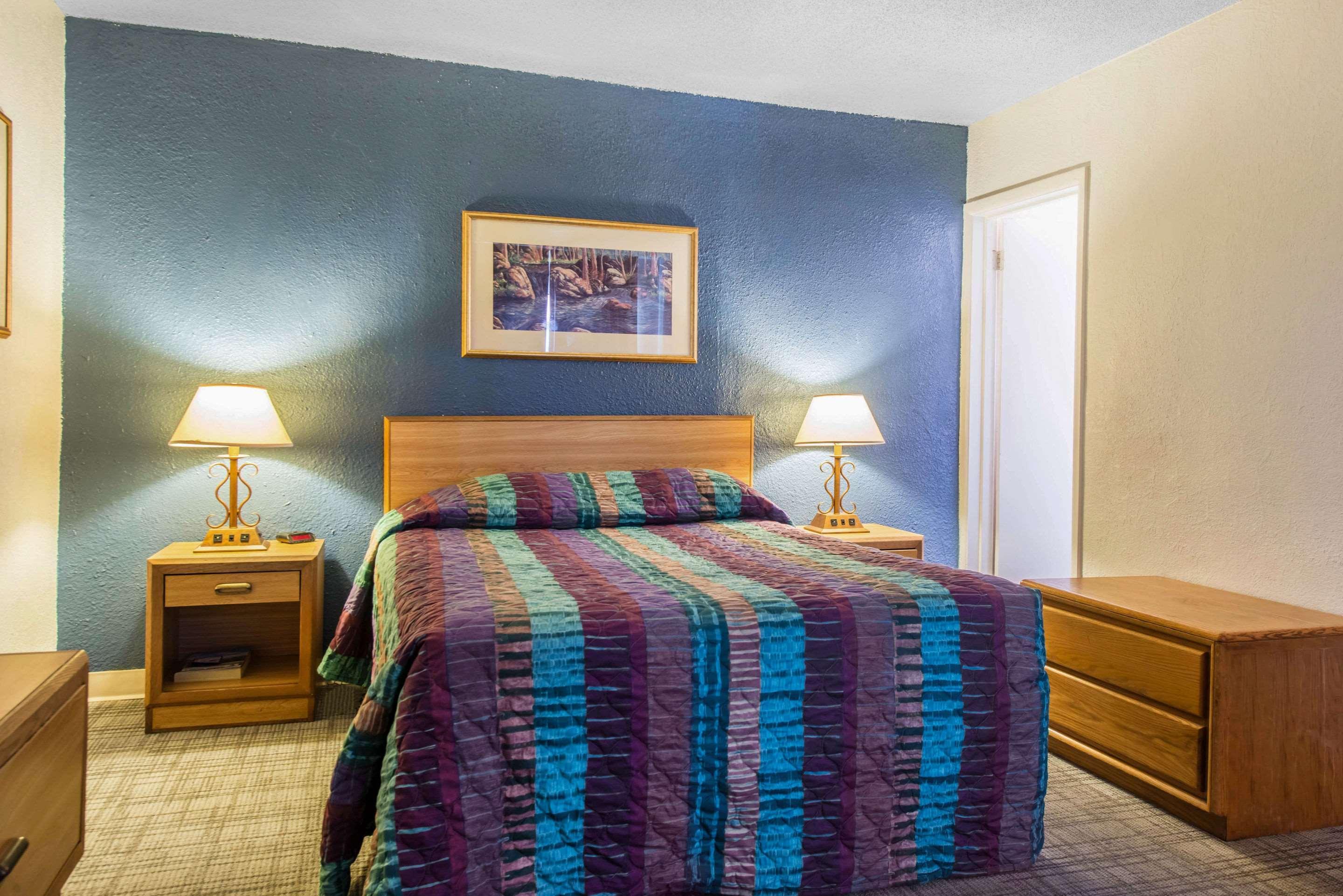 Rodeway Inn & Suites Colorado Springs Zewnętrze zdjęcie