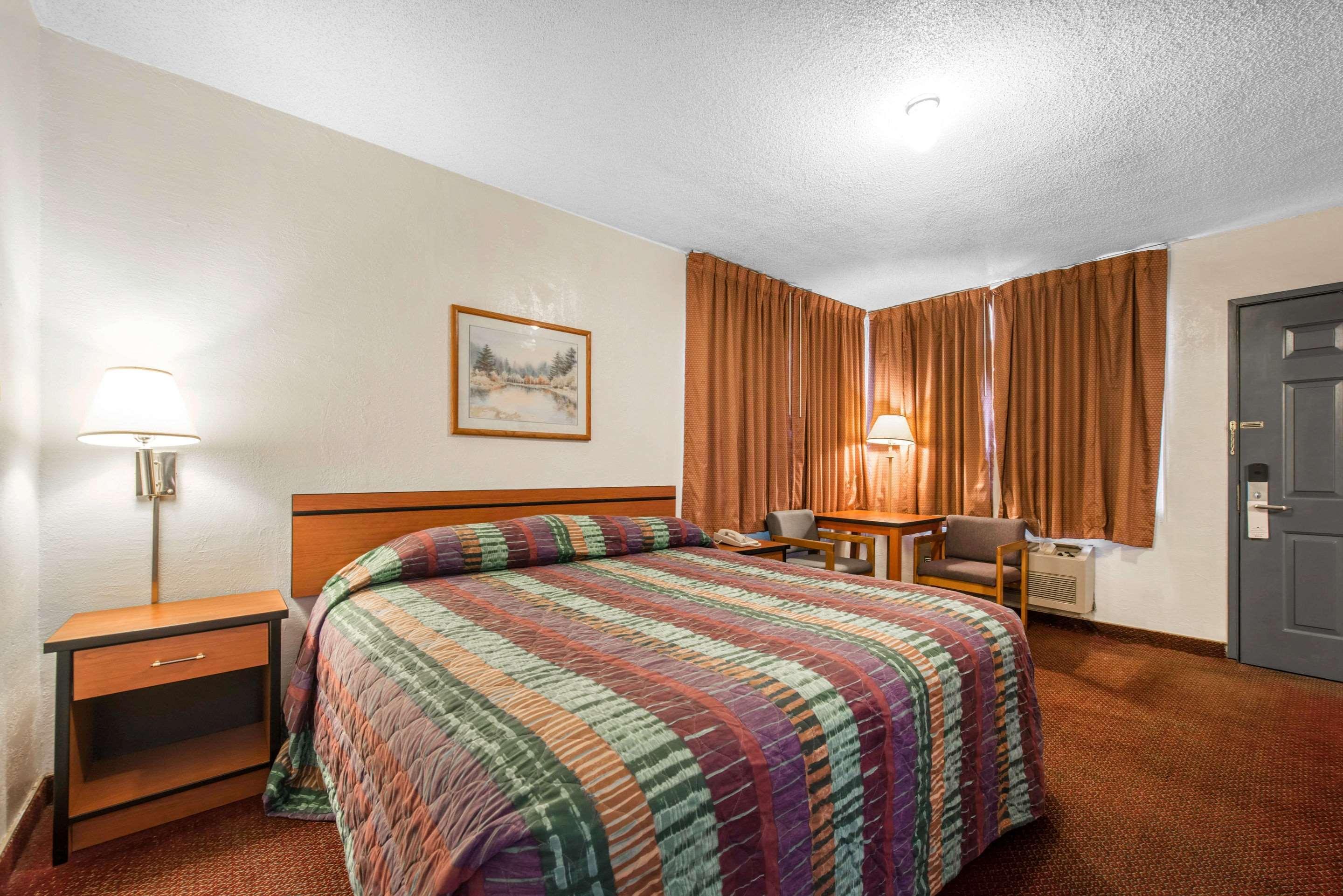 Rodeway Inn & Suites Colorado Springs Zewnętrze zdjęcie